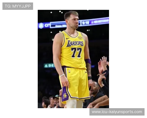 东契奇见缝插针，独行侠把握住节奏回合