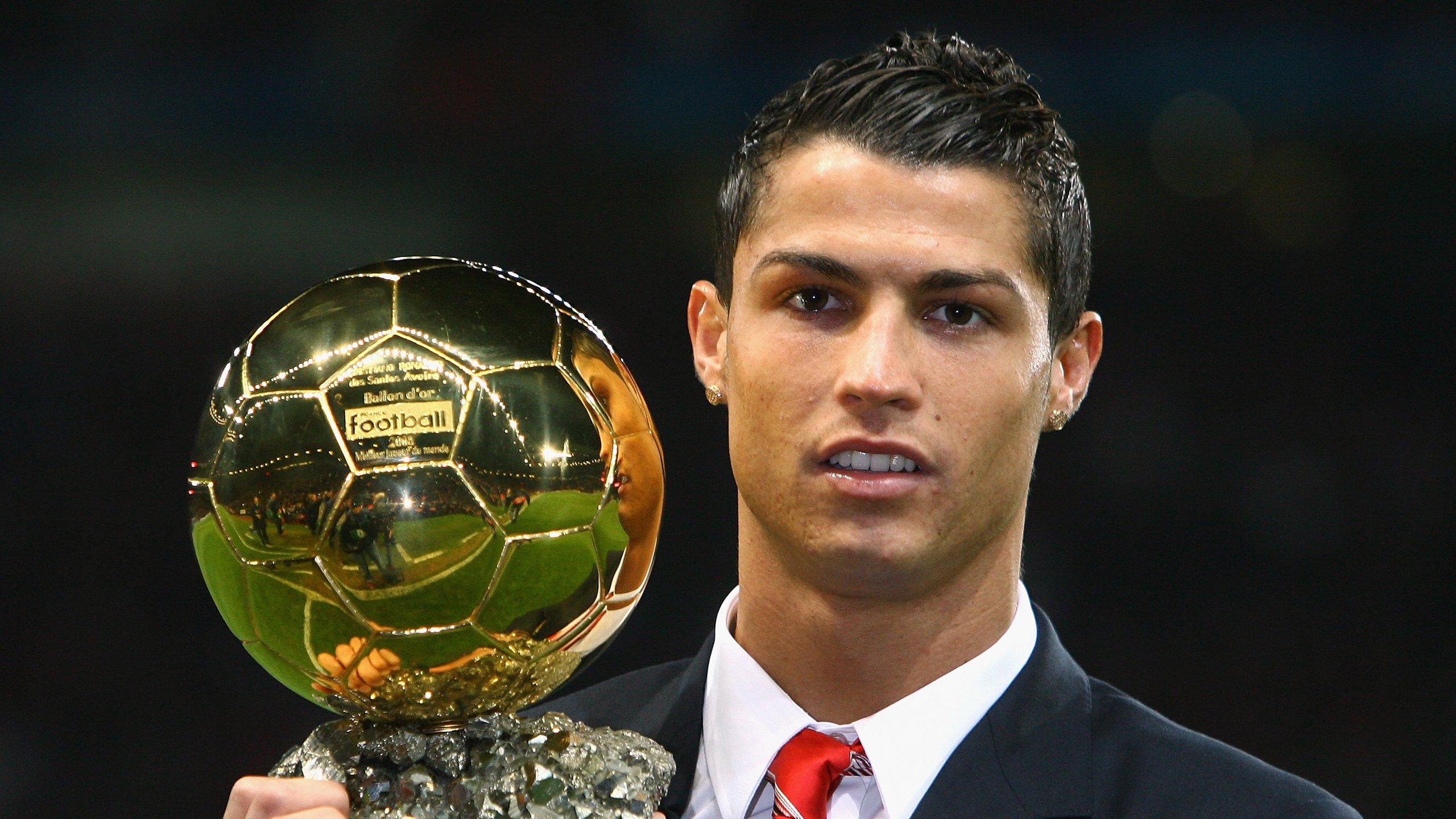 西奥正式加盟新月，转会费2500万欧，西奥经历